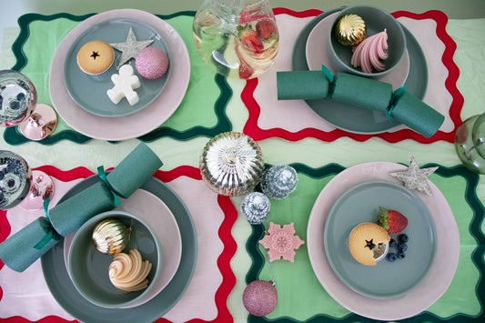 Christmas Scalloped Linen Placemats (Set of 4)